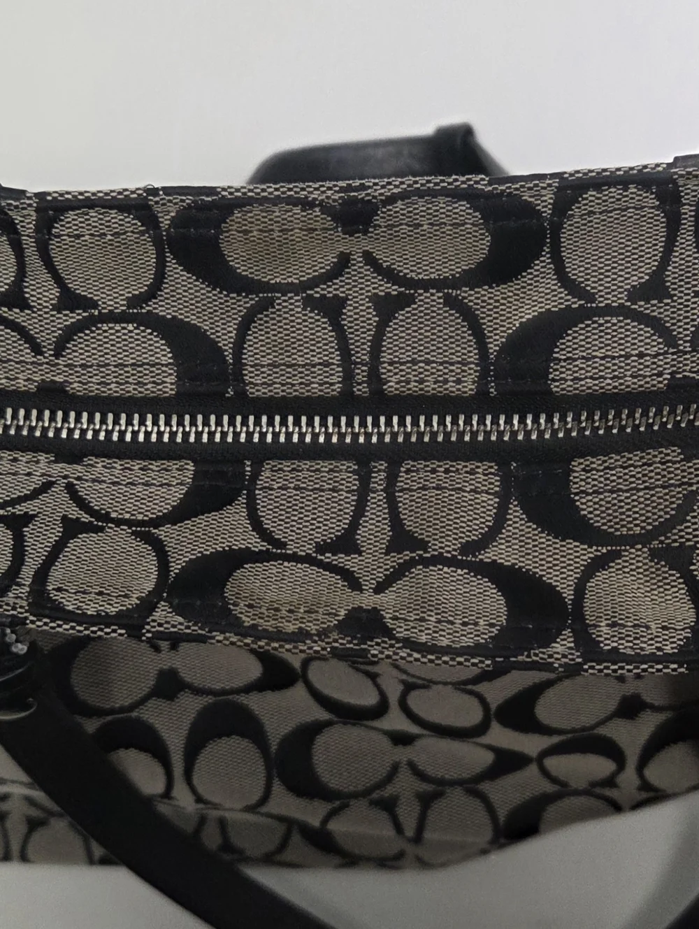Coach F19388 Gallery Signature Zip Tote Black Black & Gray - Picture 12 of 15